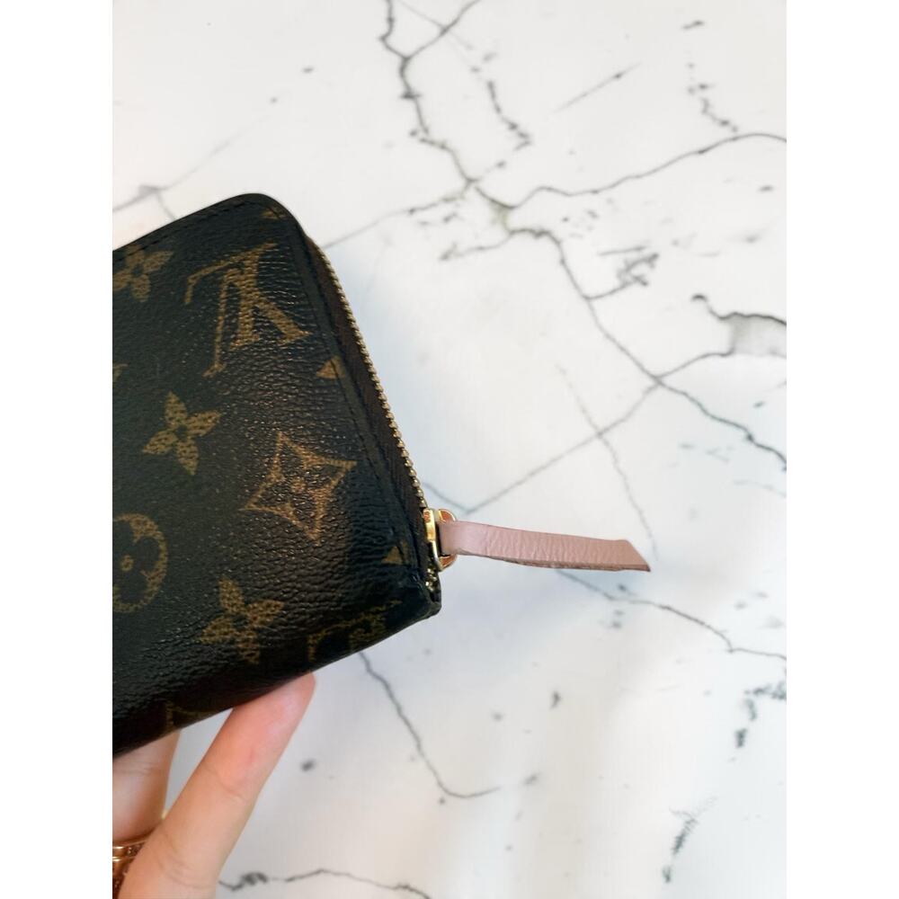 Louis Vuitton Long Zippy Wallet in Monogram - Picture 8 of 15